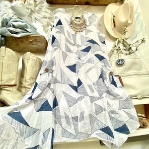 Geometric flowy asymmetrical Boho dress/tunic/cover up w resort vacay beach vibe